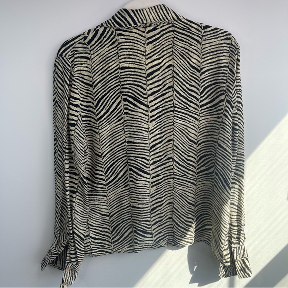 Vintage New York City Design Co Zebra Print Button-Up Blouse 100% Silk Size M - Picture 8 of 8